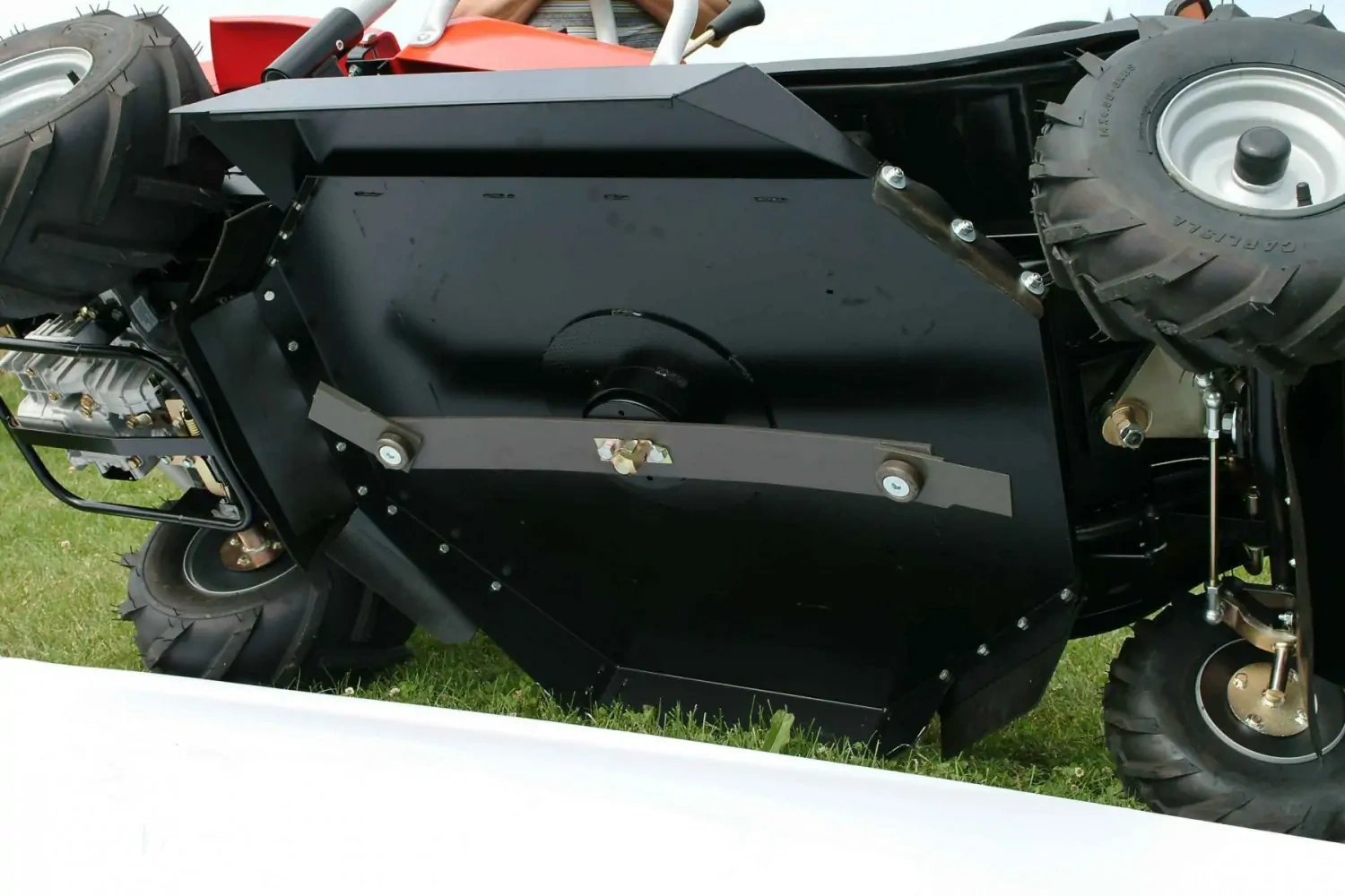 Oleo-Mac Apache 92 PRO 2WD – Image 7