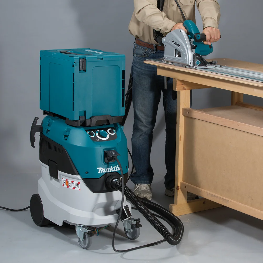 Makita VC4210L- Odkurzacz sieciowy – Image 4